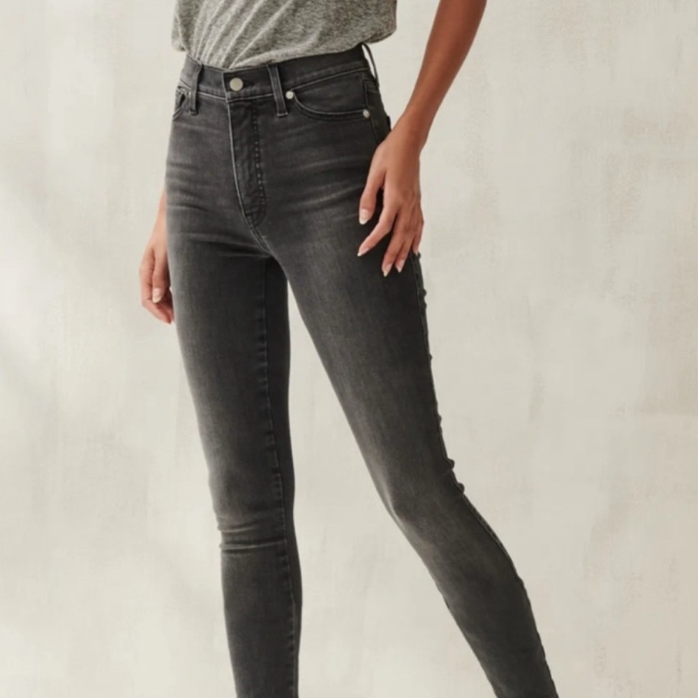 Lucky Brand Charcoal Skinny Jeans - fits a broad range of sizes